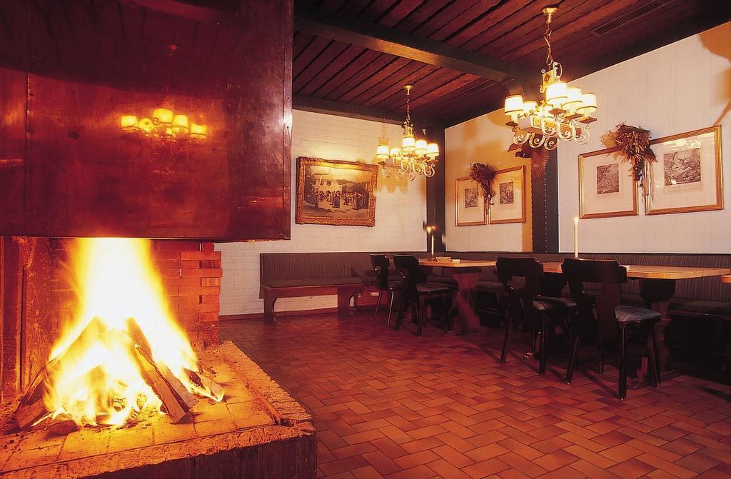 Hotel Hubertushof Lichtenau  ร้านอาหาร รูปภาพ